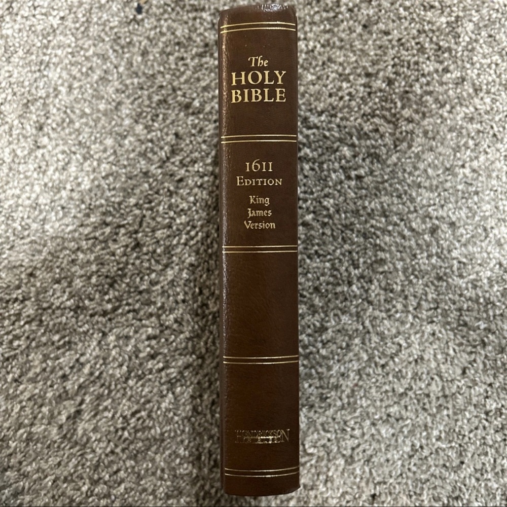 KJV Bible 1611 Edition facsimile - Picture 2 of 4